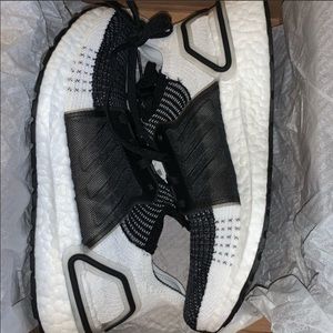 Adidas Ultraboost 19